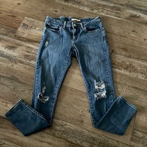 Levi’s ripped Skinny jeans size 28